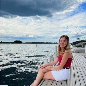 Meet your Posher, Julia